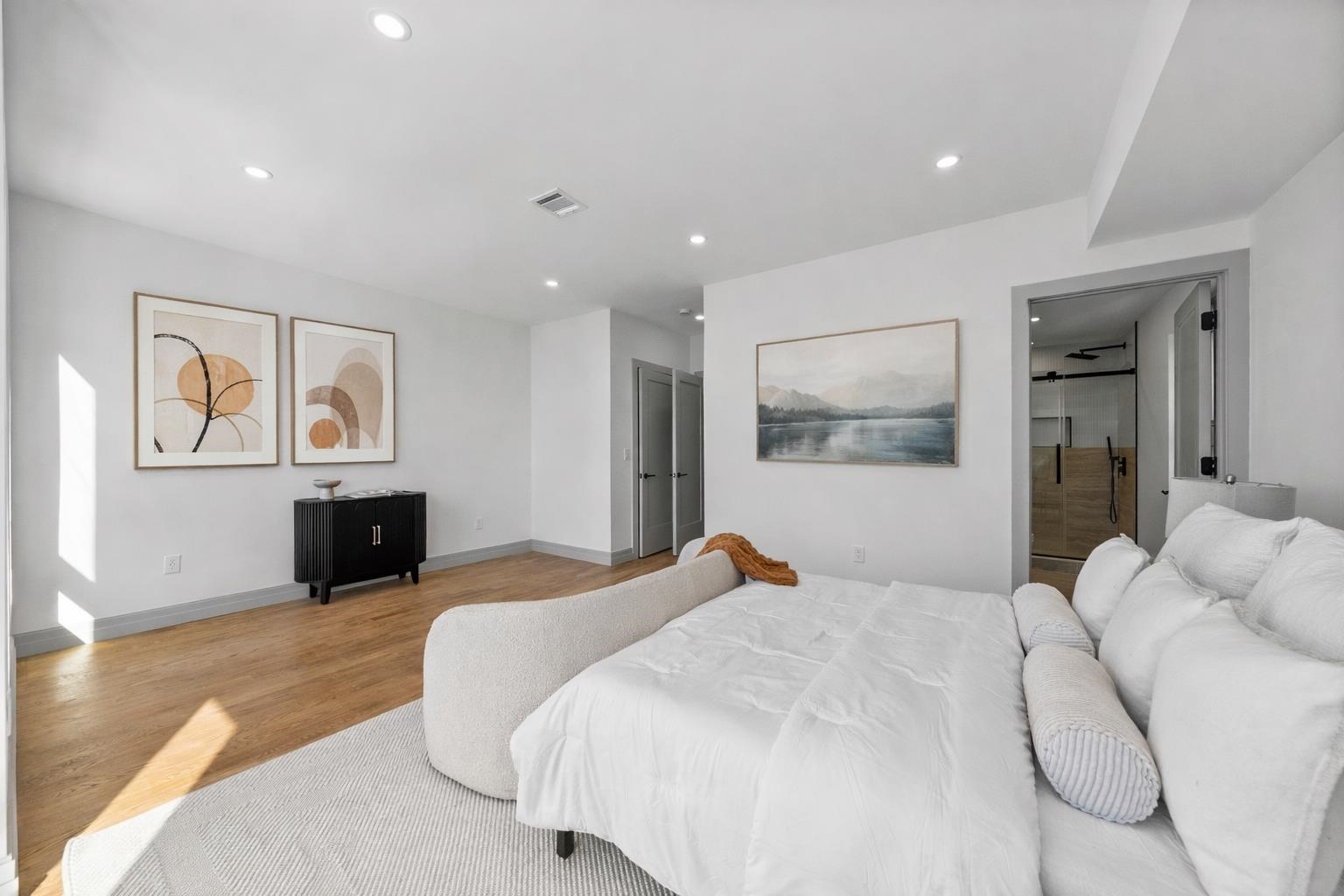 600 BRAMHALL AVE Unit: 2