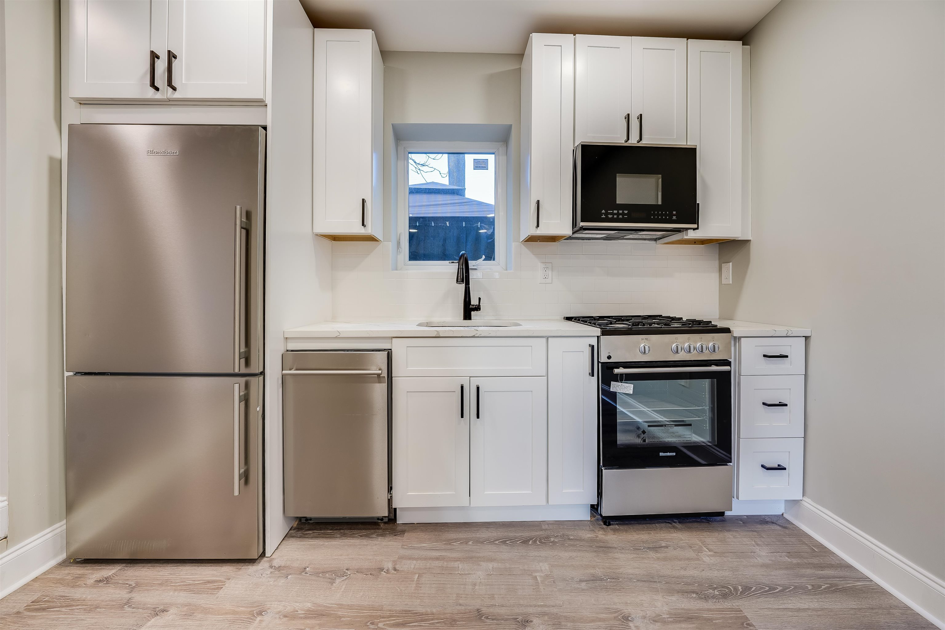 172 MALLORY AVE Unit: 4