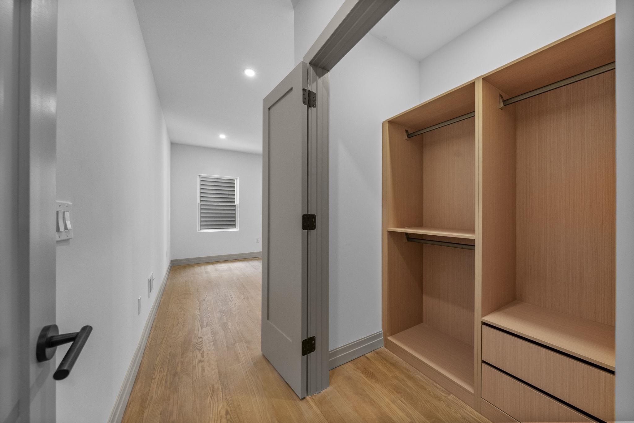 600 BRAMHALL AVE Unit: 1