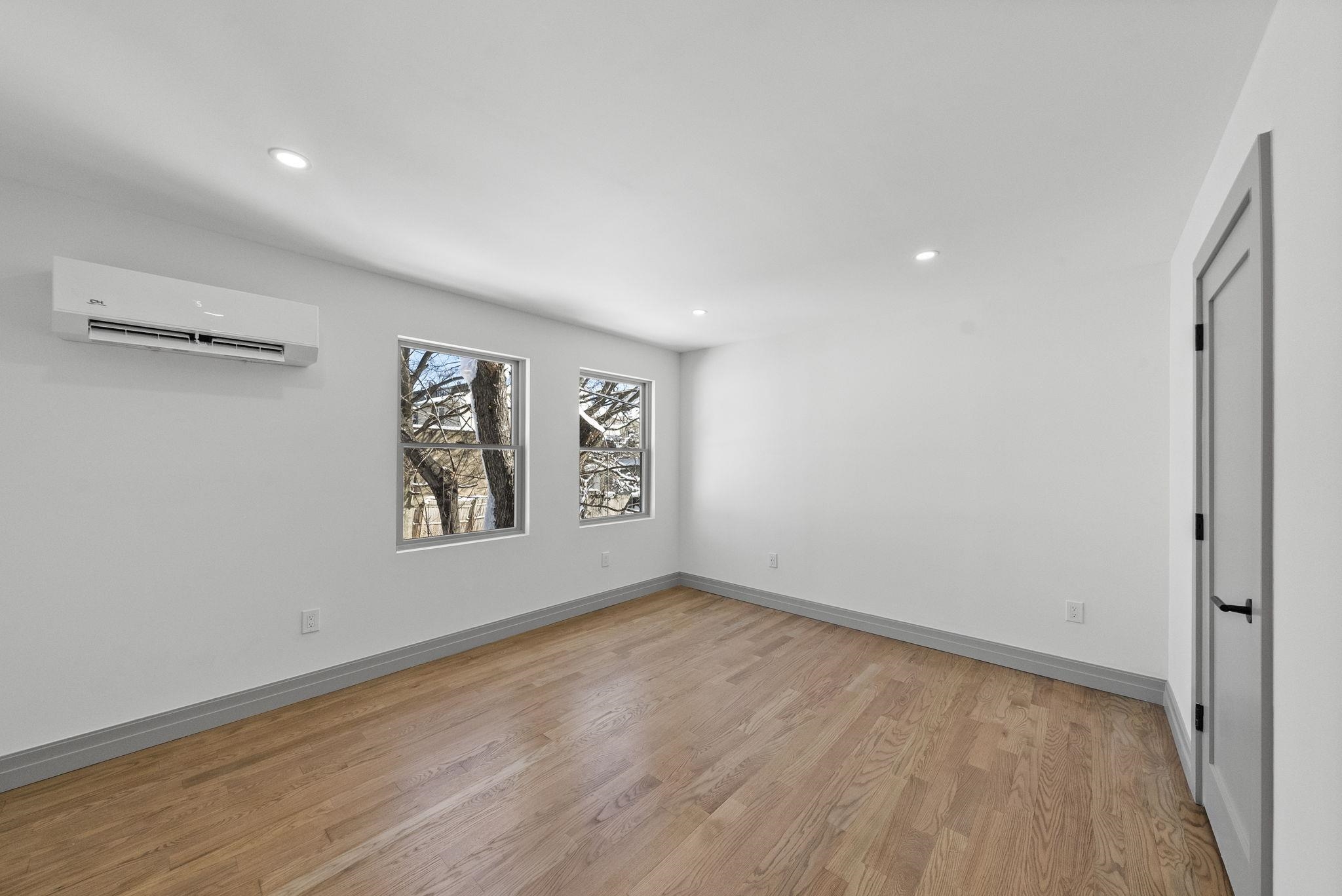 600 BRAMHALL AVE Unit: ADU