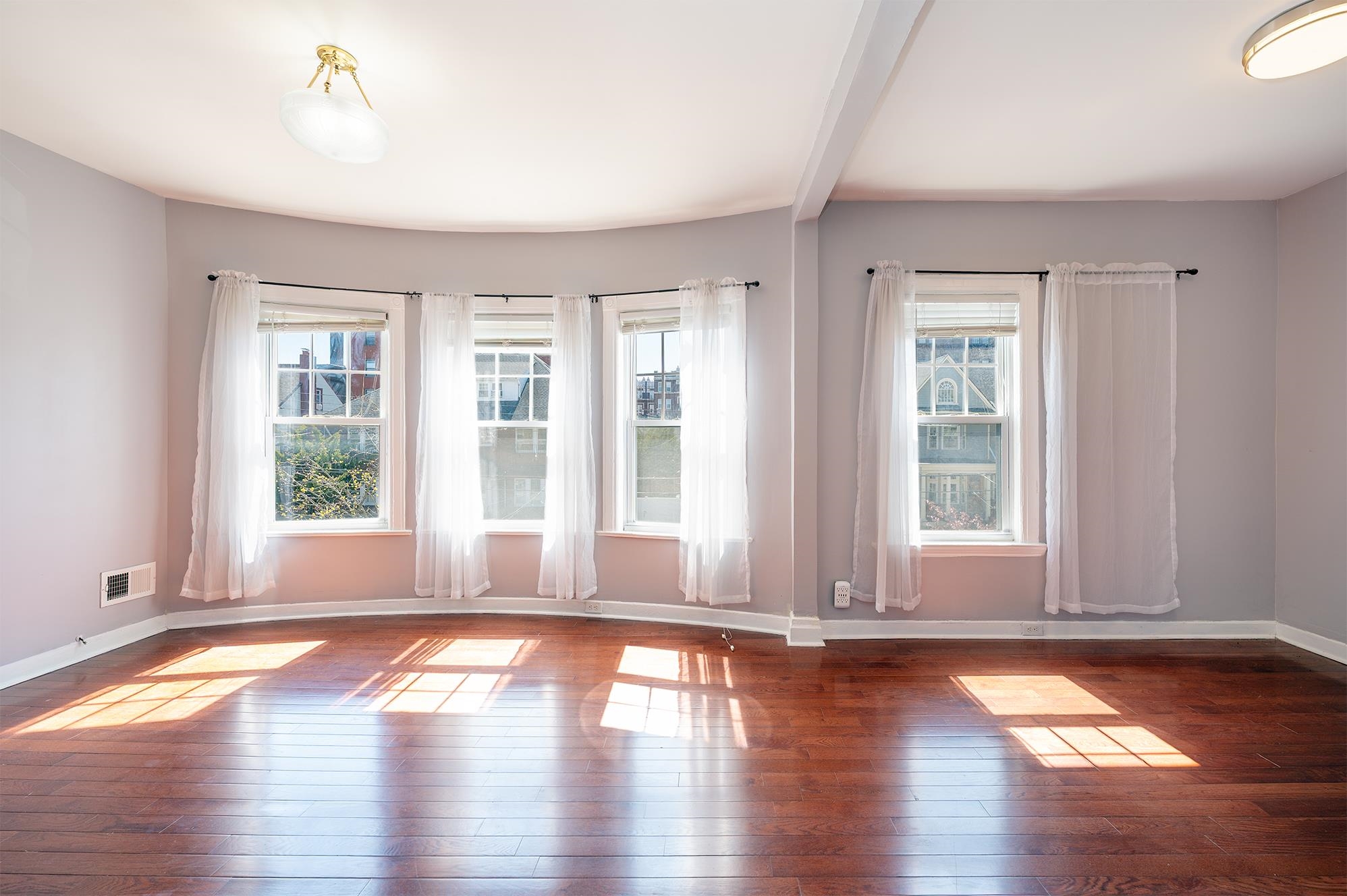 138 JEWETT AVE