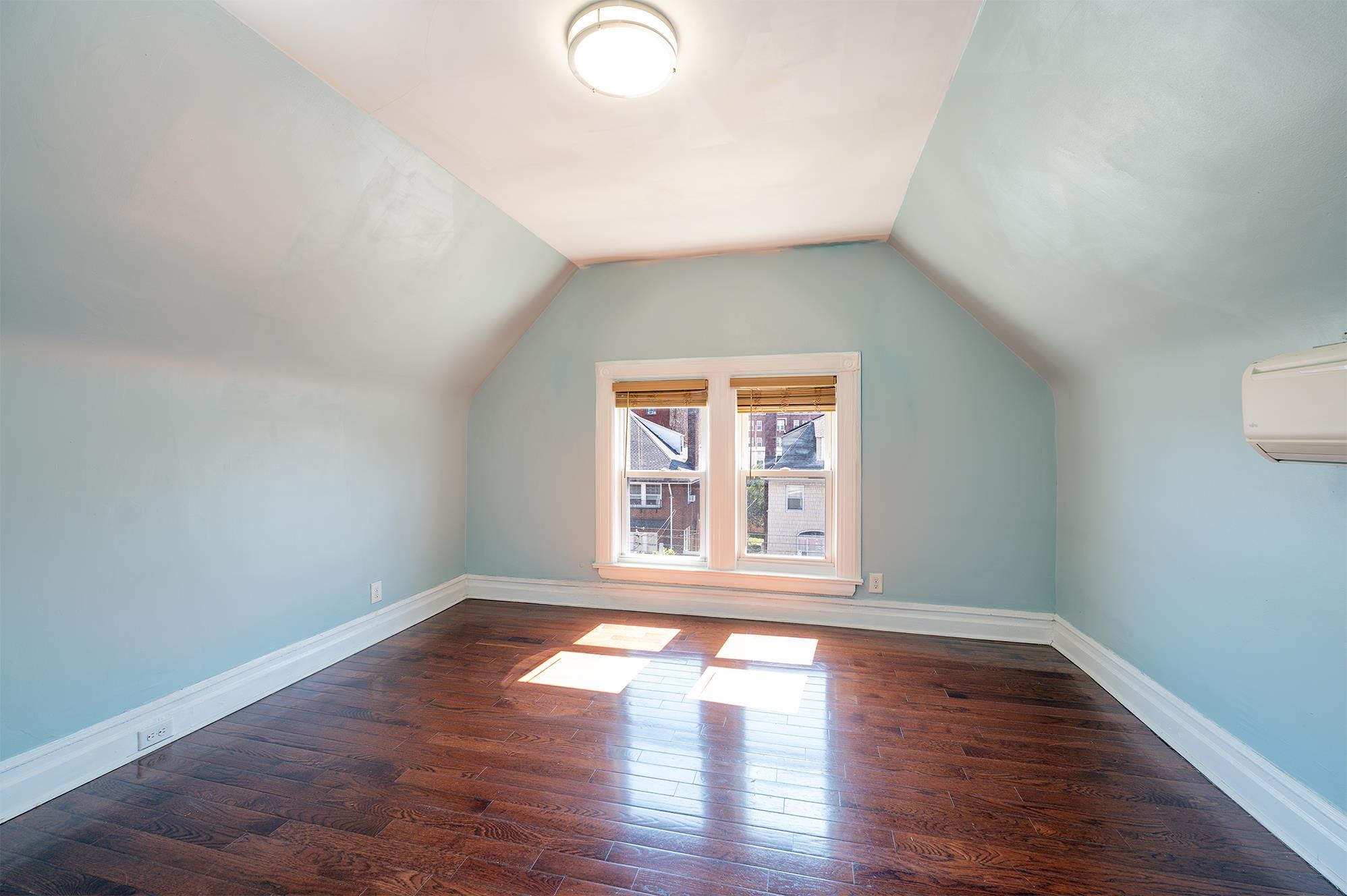 138 JEWETT AVE