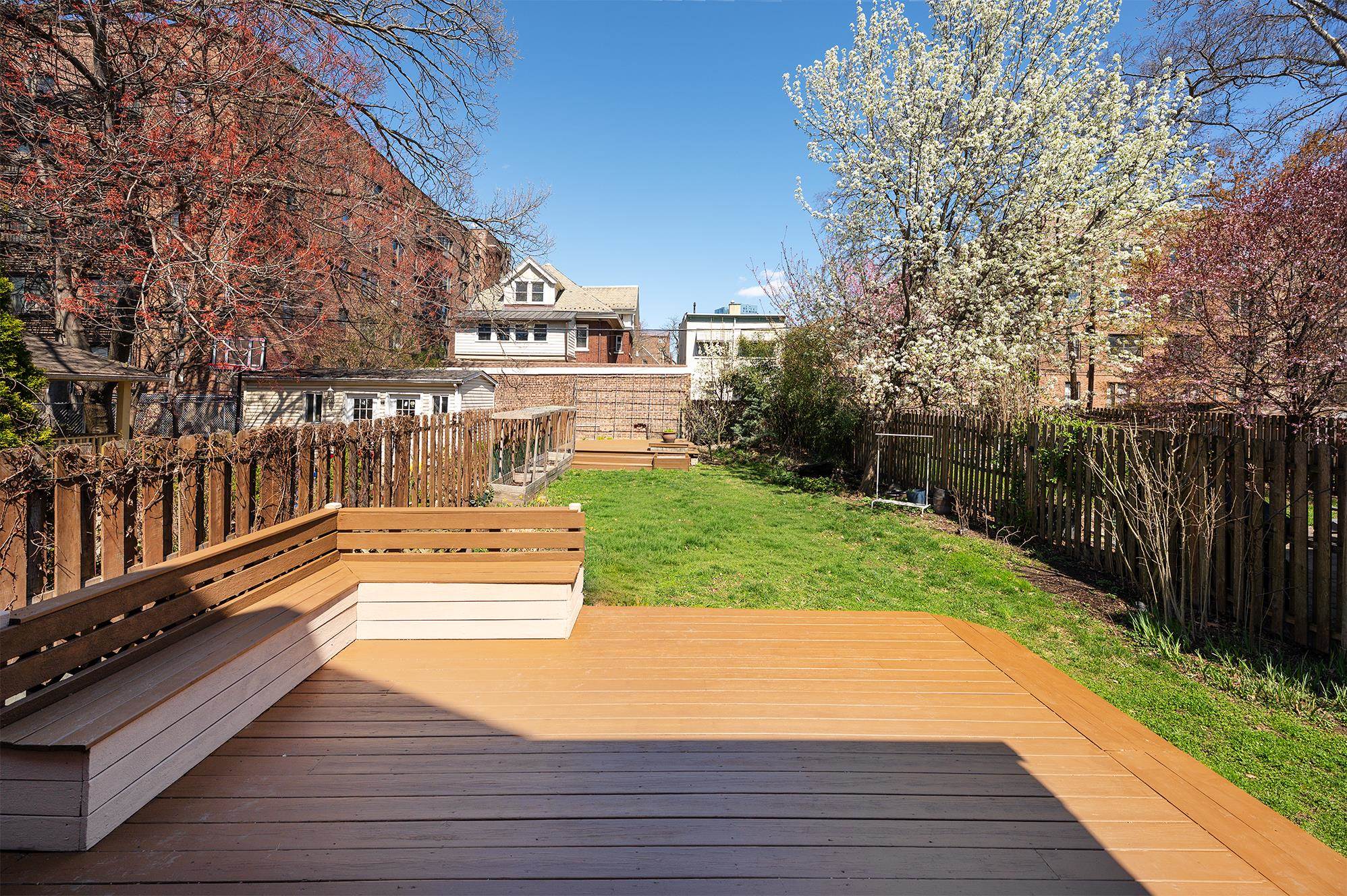 138 JEWETT AVE