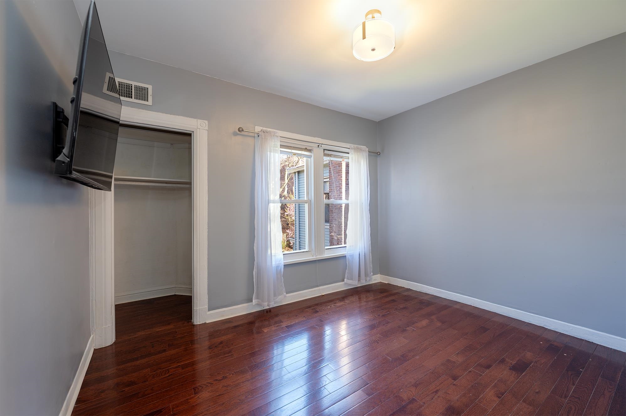 138 JEWETT AVE