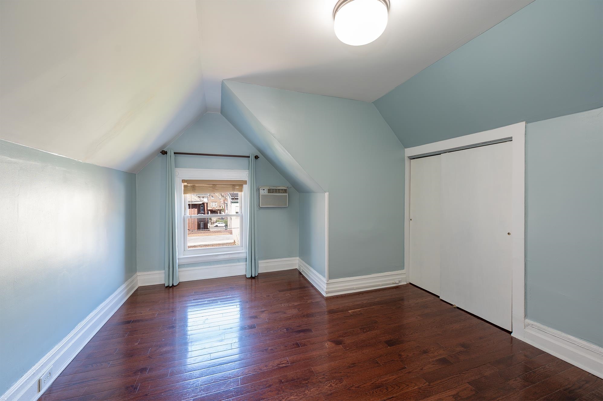 138 JEWETT AVE