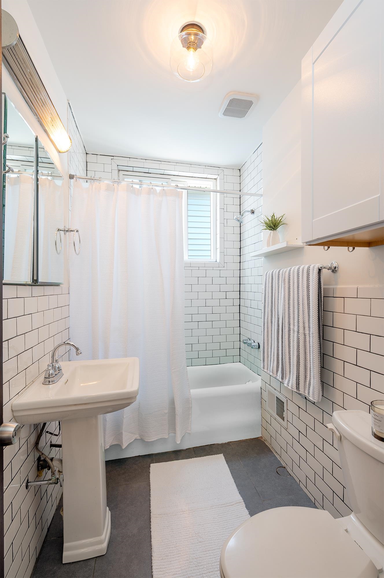 138 JEWETT AVE