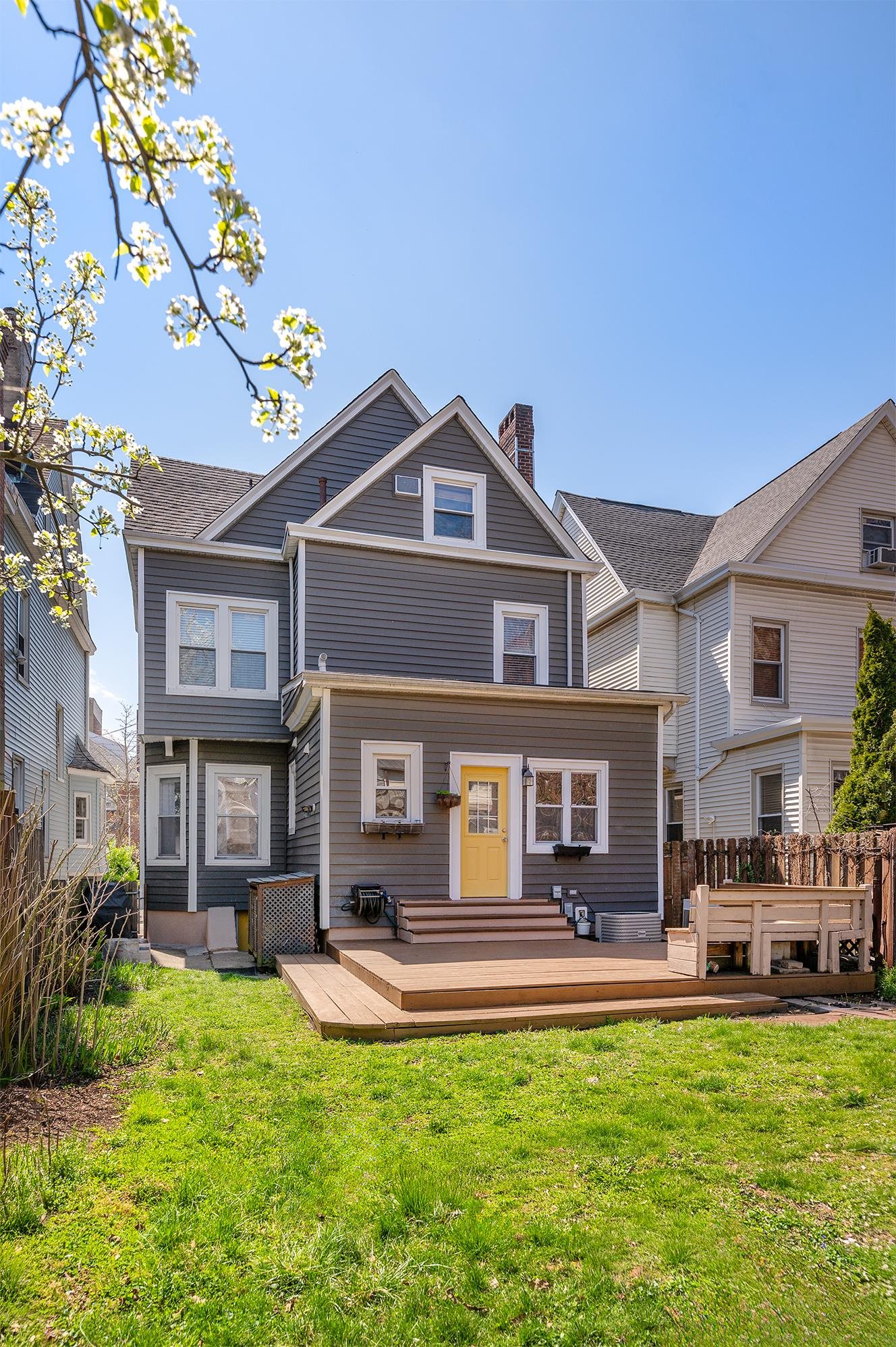 138 JEWETT AVE