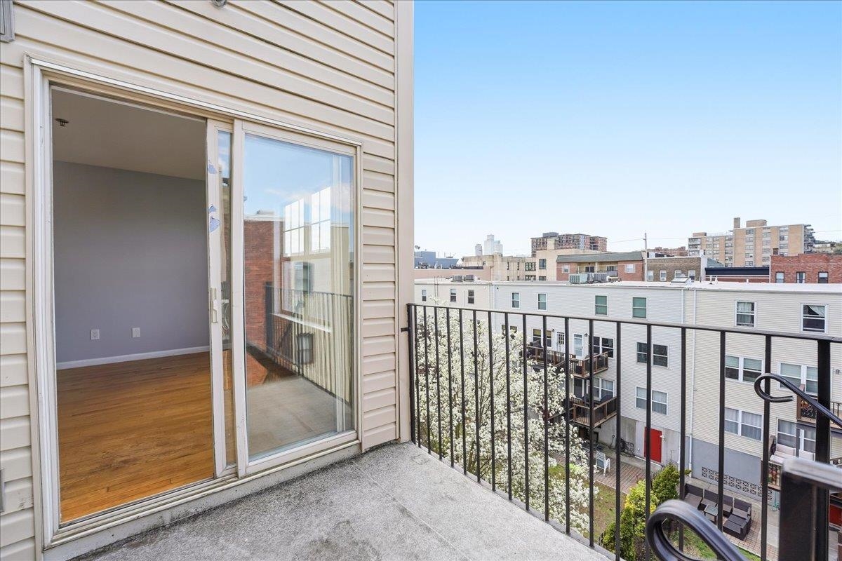 220 JEFFERSON ST Unit: 4B