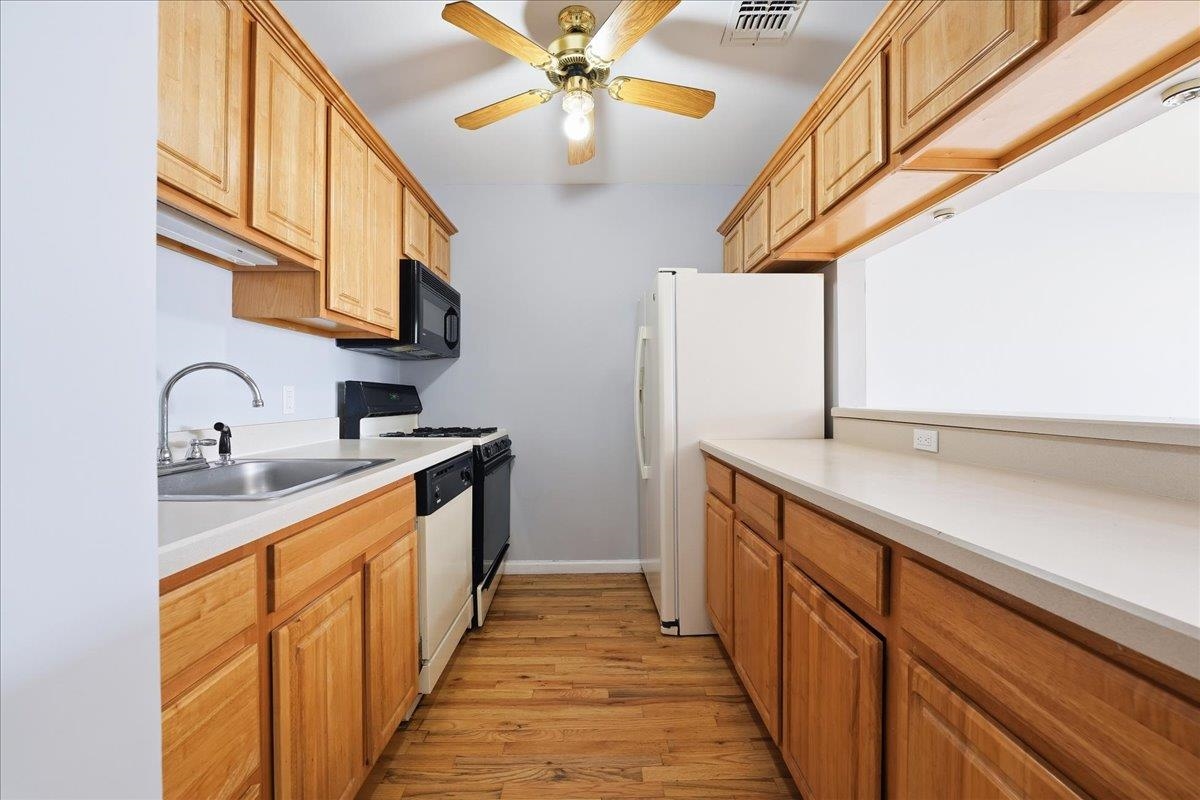 220 JEFFERSON ST Unit: 4B