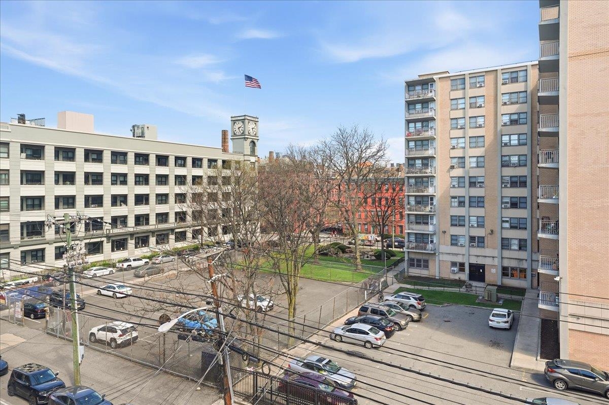 220 JEFFERSON ST Unit: 4B