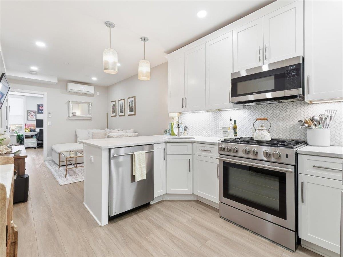 406 MADISON ST Unit: 3R