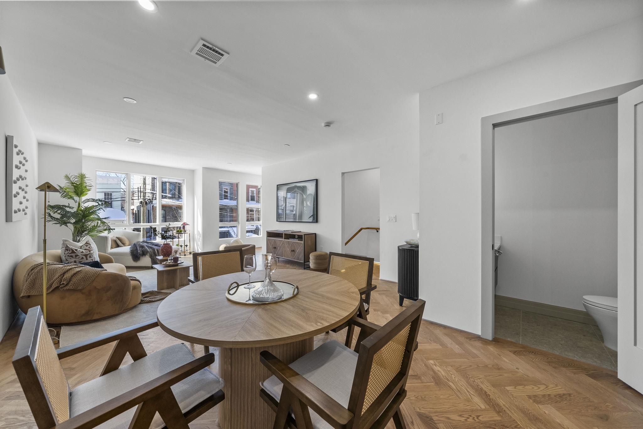 600 BRAMHALL AVE Unit: 2