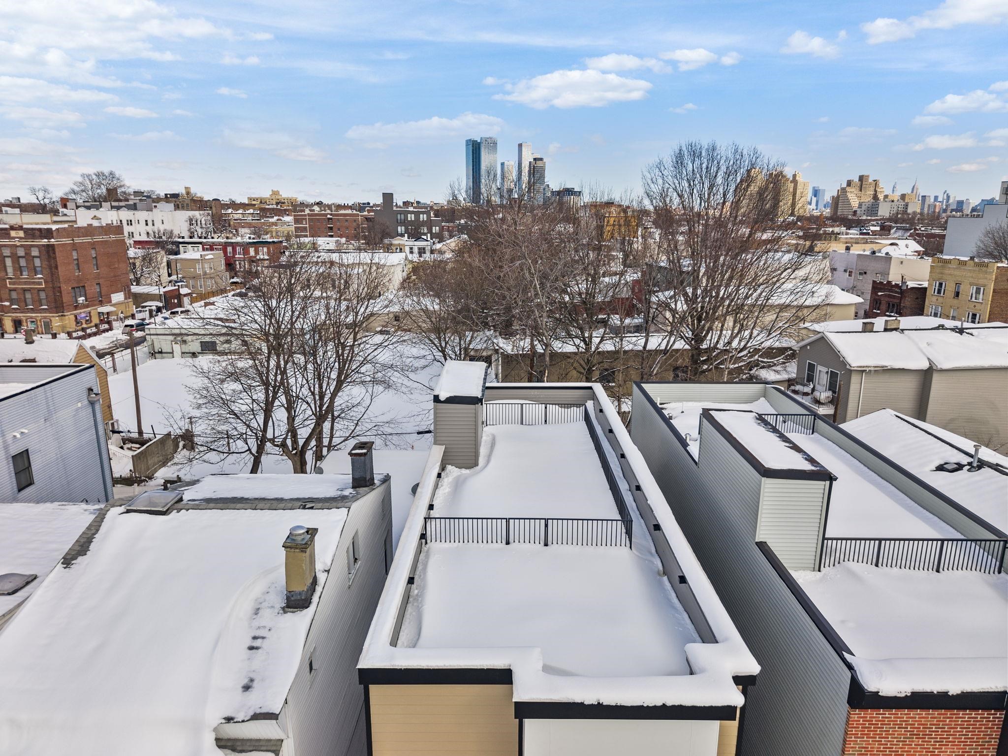 600 BRAMHALL AVE Unit: 2