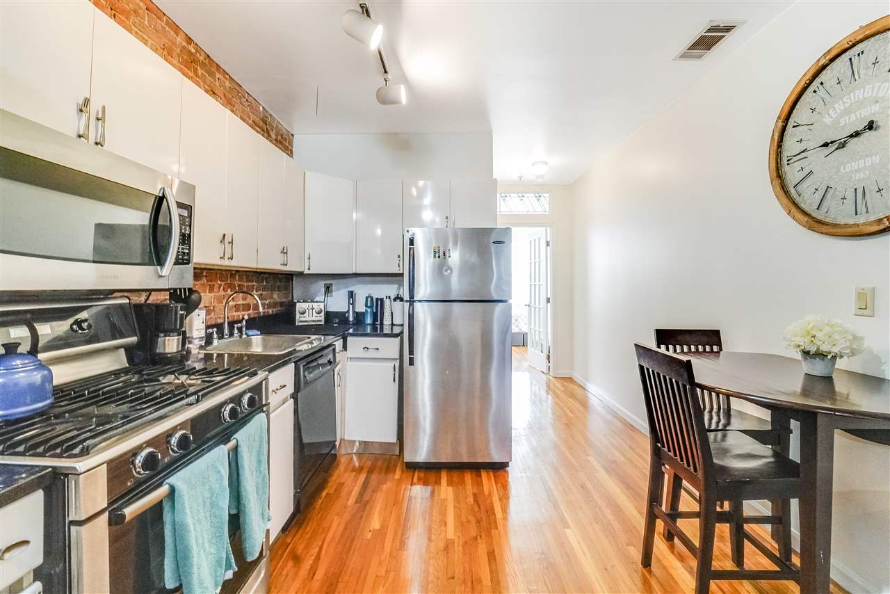 811 WILLOW AVE Unit: 8