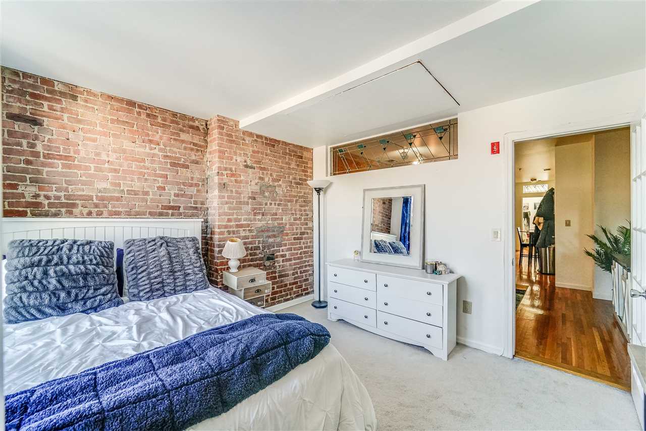 811 WILLOW AVE Unit: 8