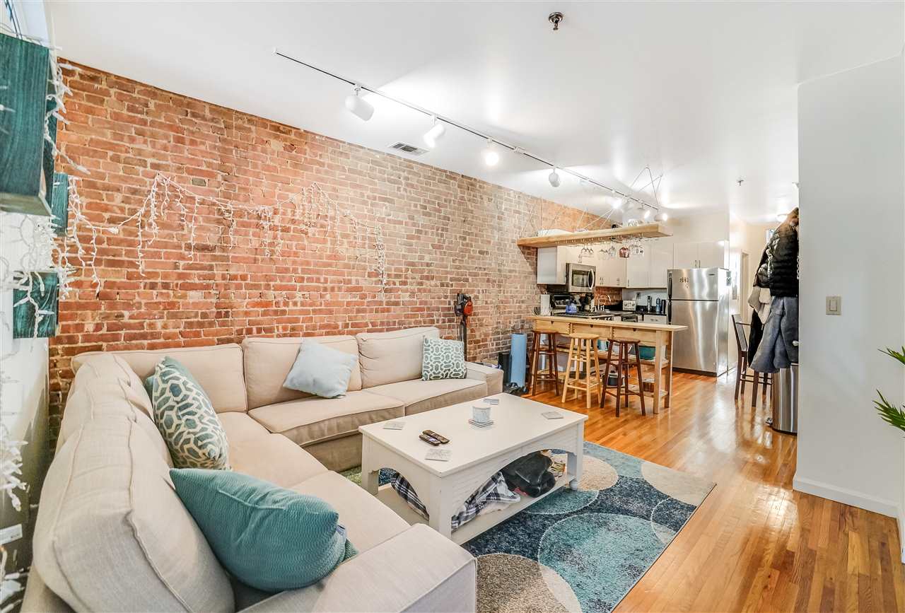 811 WILLOW AVE Unit: 8