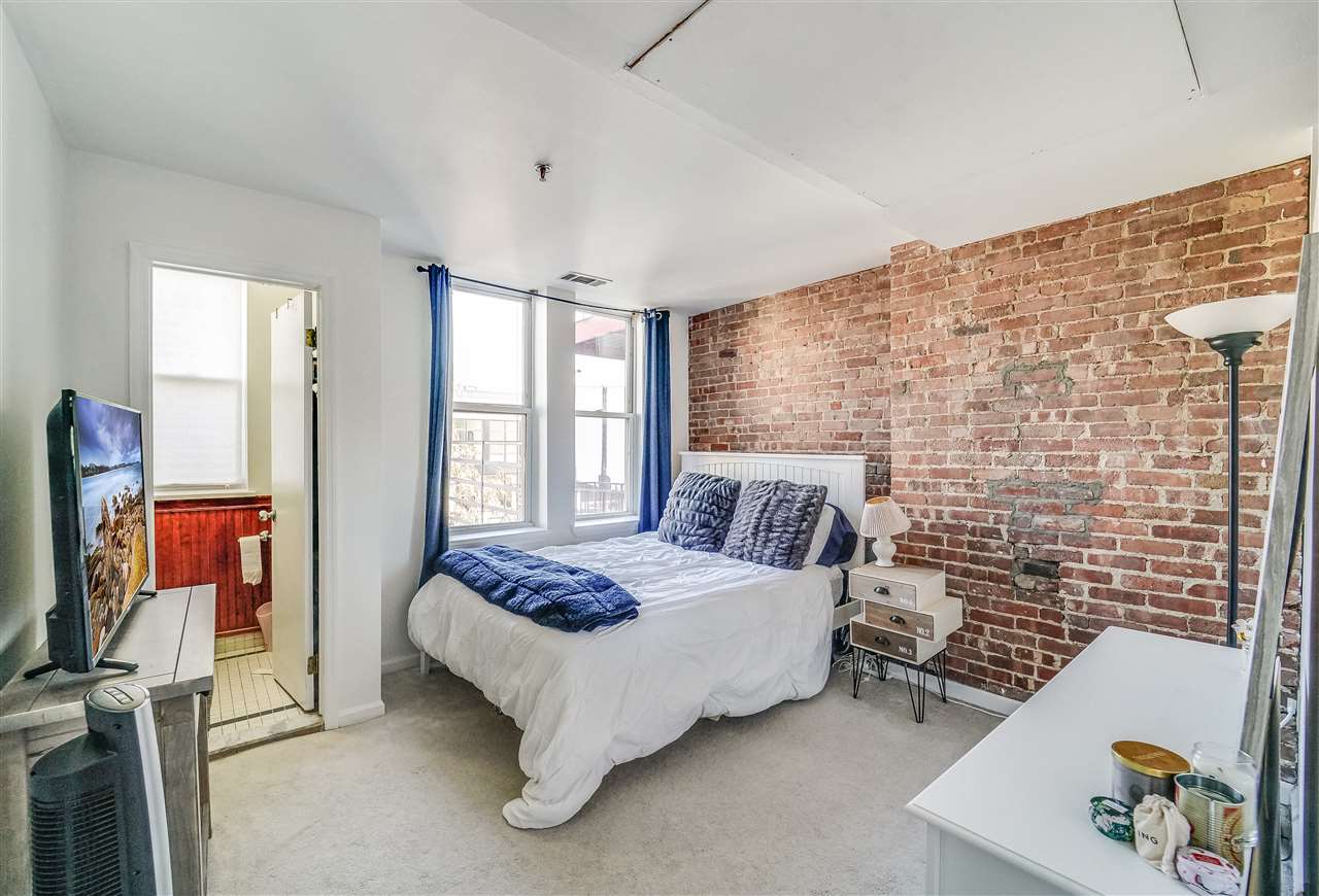 811 WILLOW AVE Unit: 8
