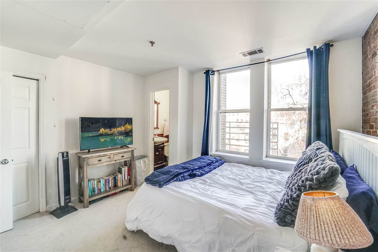 811 WILLOW AVE Unit: 8