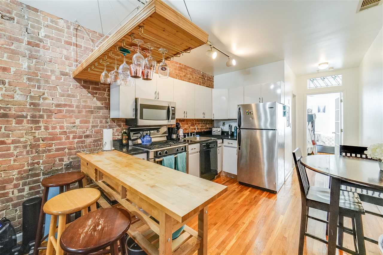 811 WILLOW AVE Unit: 8
