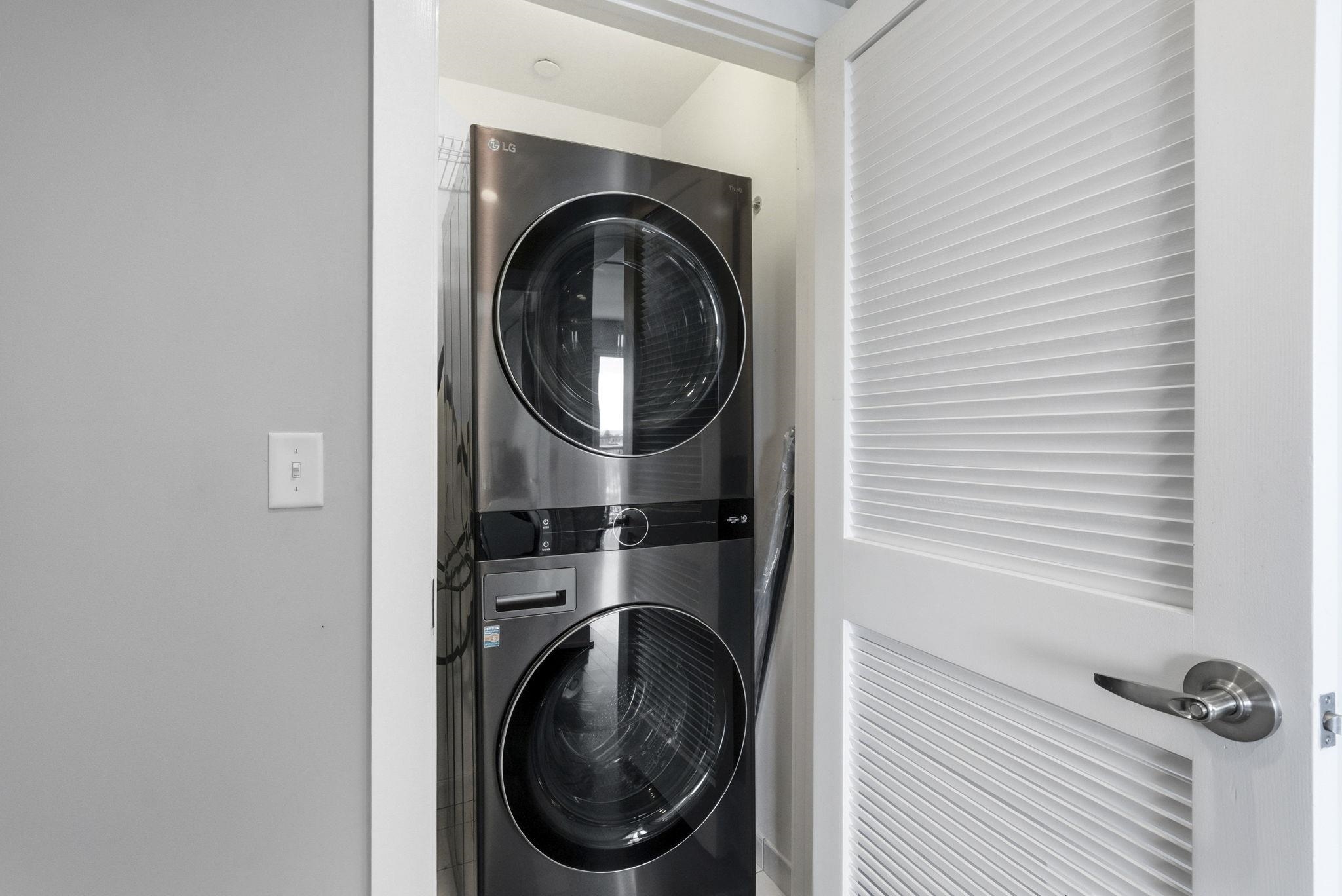 3312 HUDSON AVE Unit: 6N