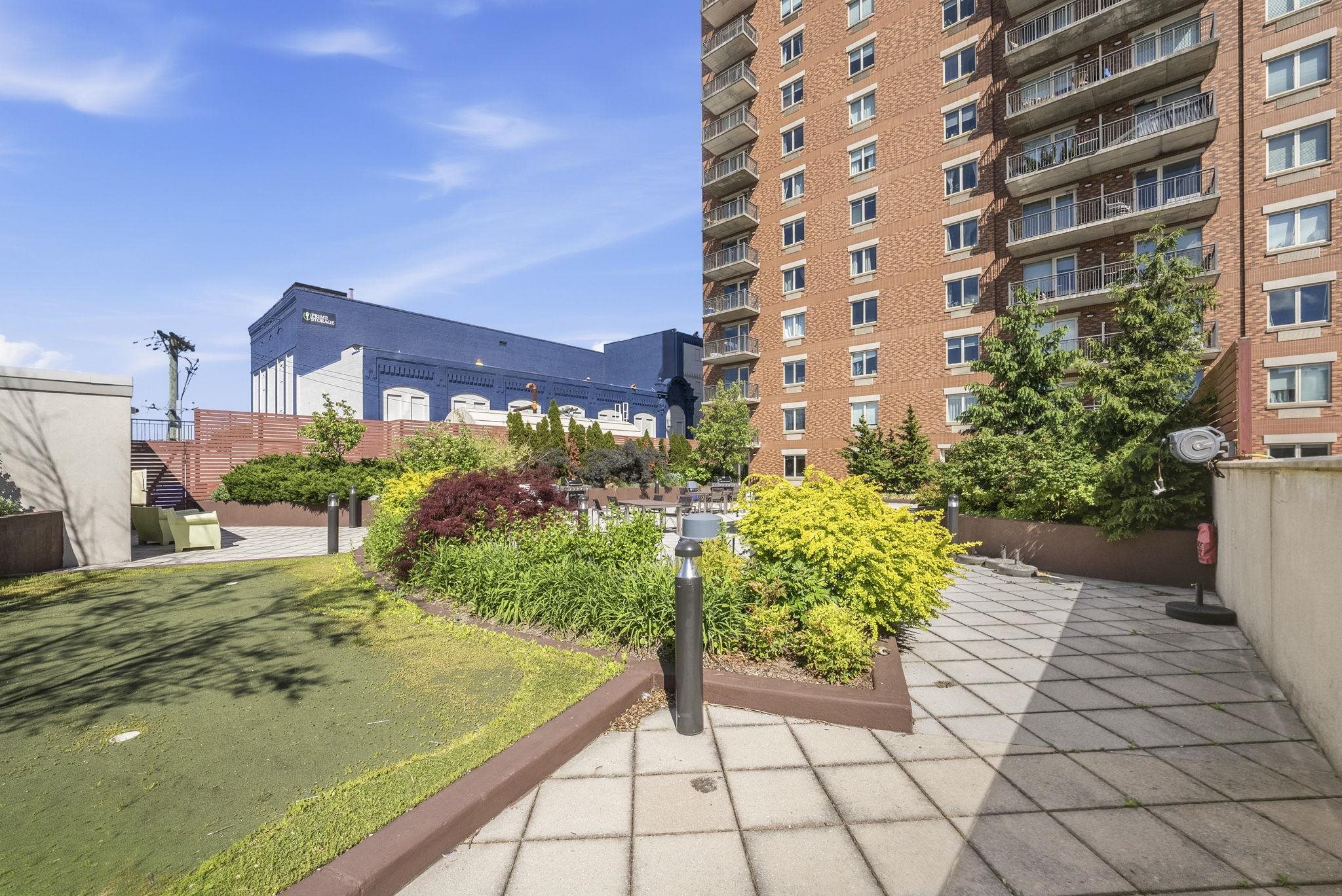 3312 HUDSON AVE Unit: 6N