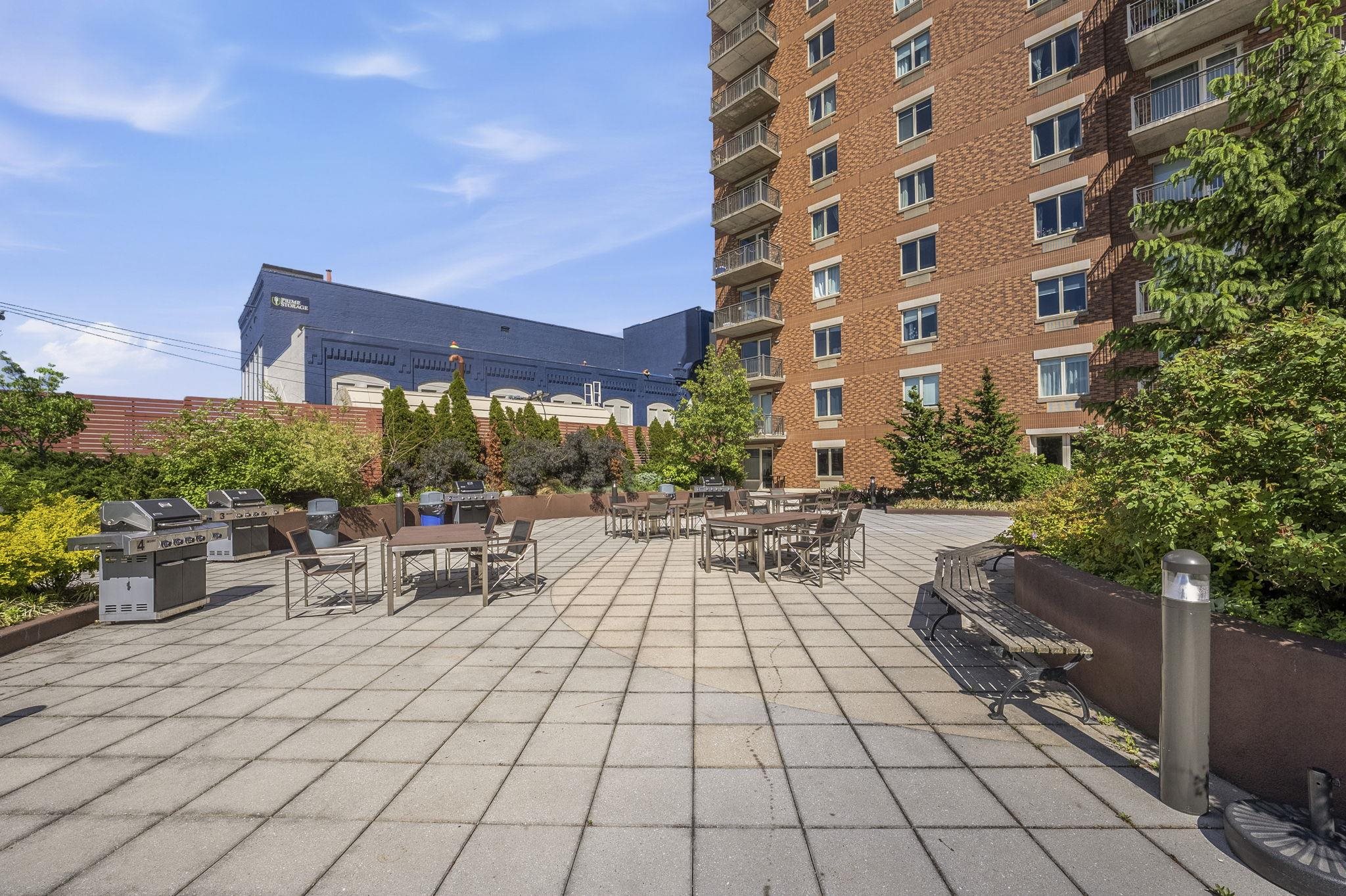 3312 HUDSON AVE Unit: 6N