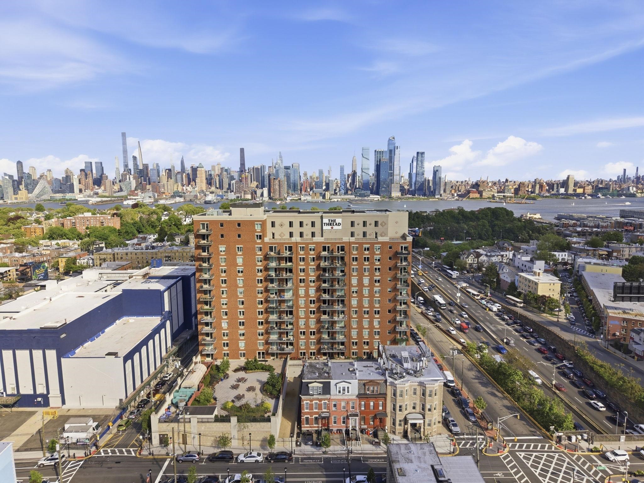 3312 HUDSON AVE Unit: 6N