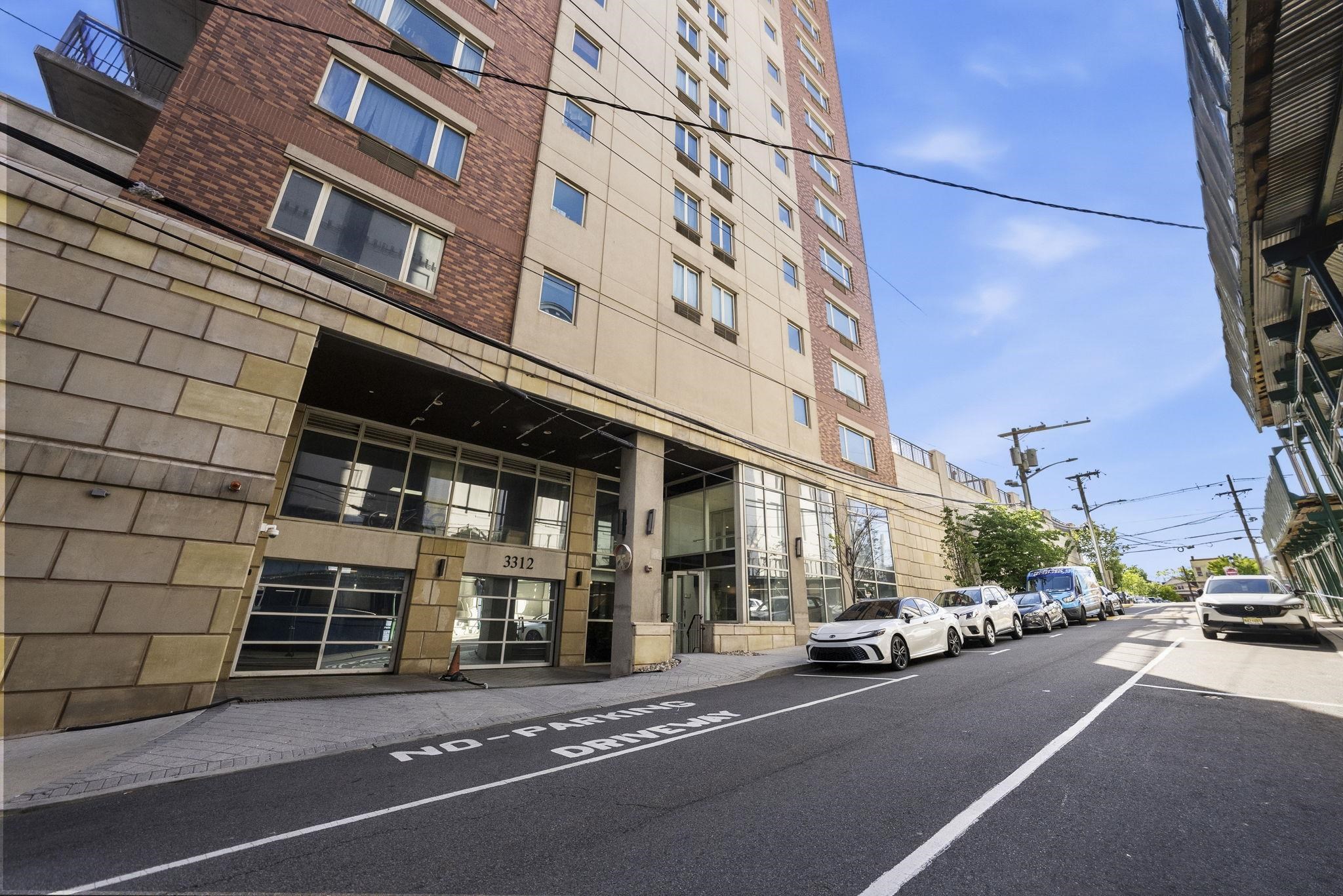 3312 HUDSON AVE Unit: 6N