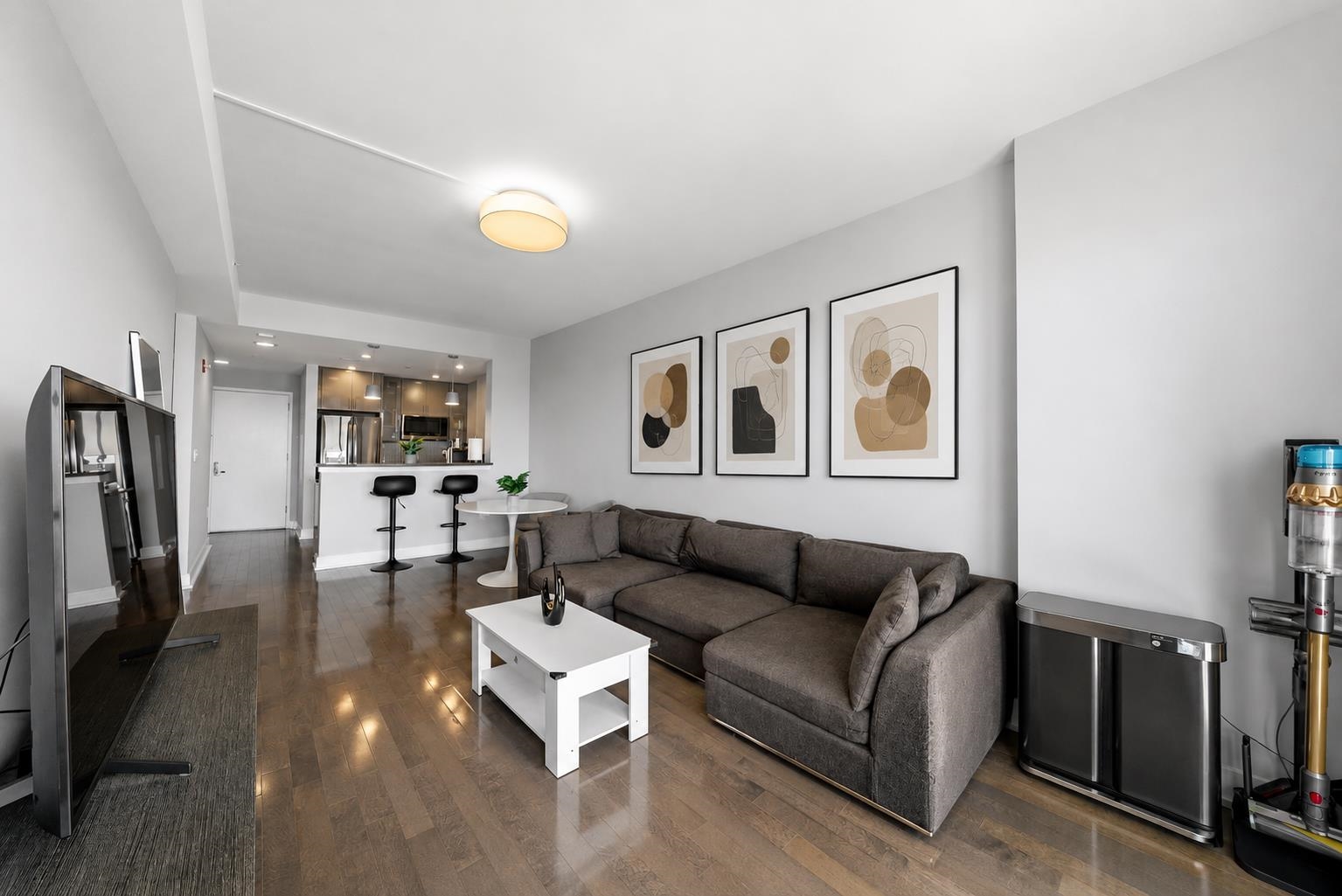 3312 HUDSON AVE Unit: 6N