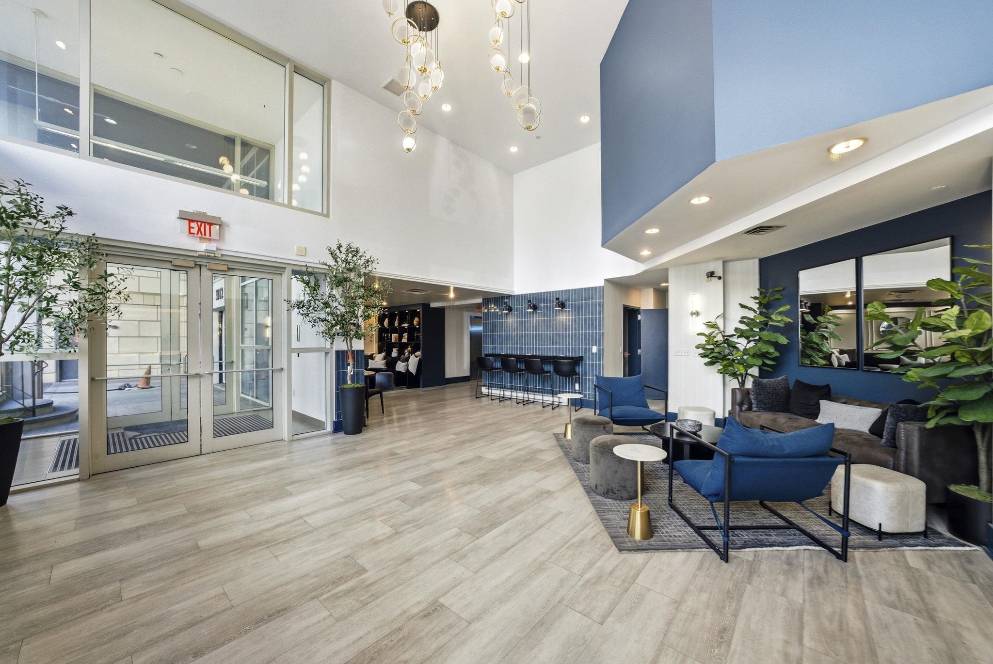 3312 HUDSON AVE Unit: 6N