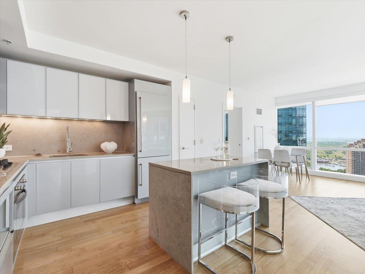 77 HUDSON ST Unit: 2611