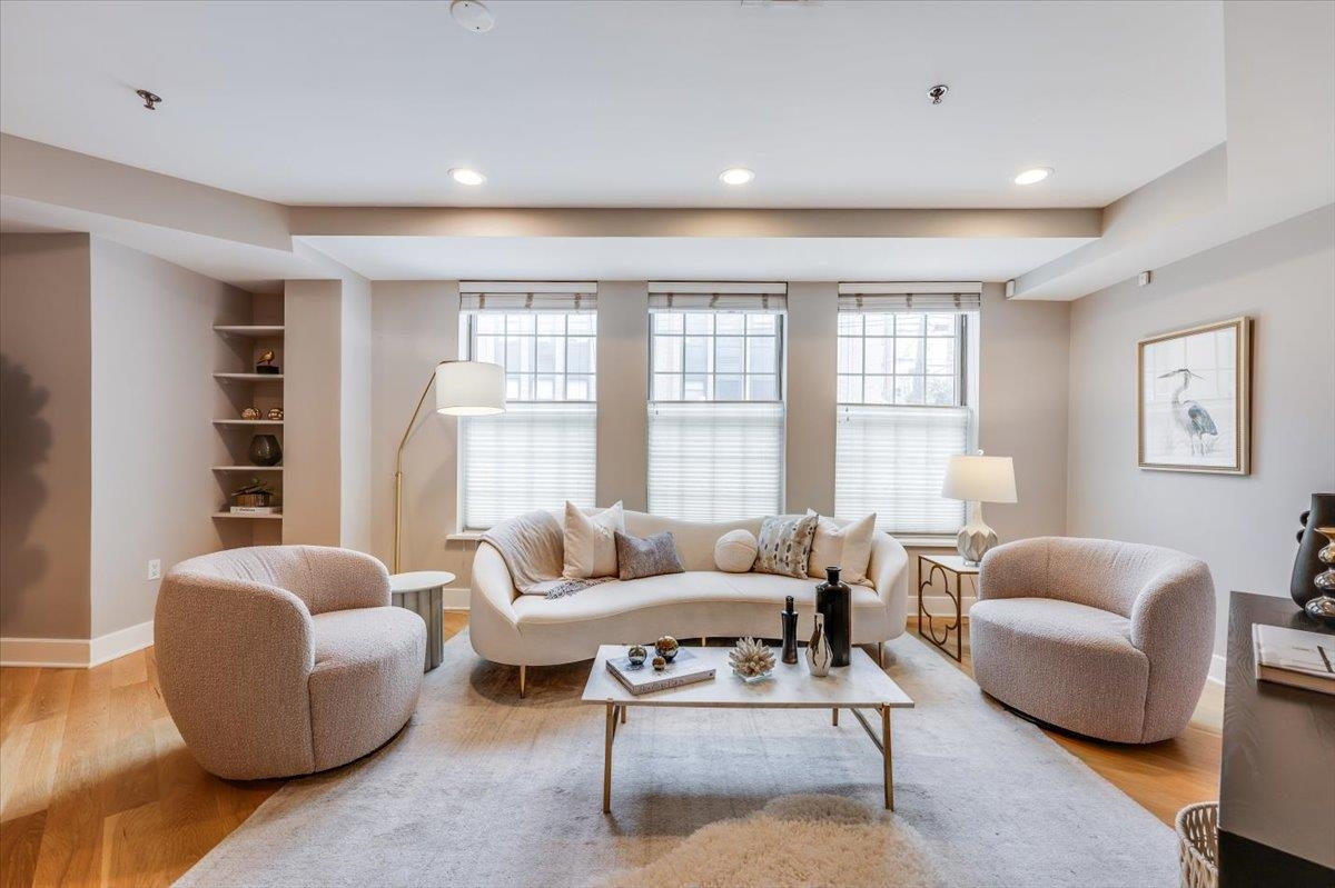 1100 CLINTON ST Unit: 101