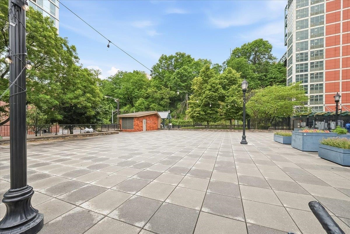 800 JACKSON ST Unit: 309