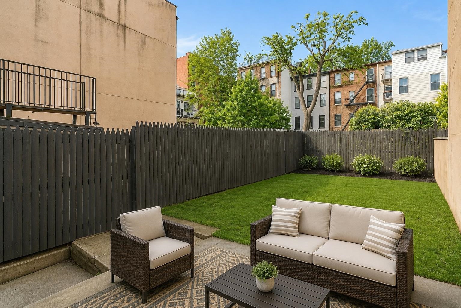 214 6TH ST Unit: 1