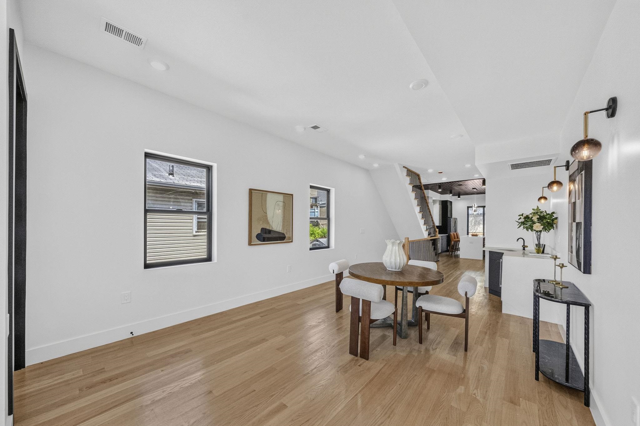 104 TERRACE AVE Unit: 1