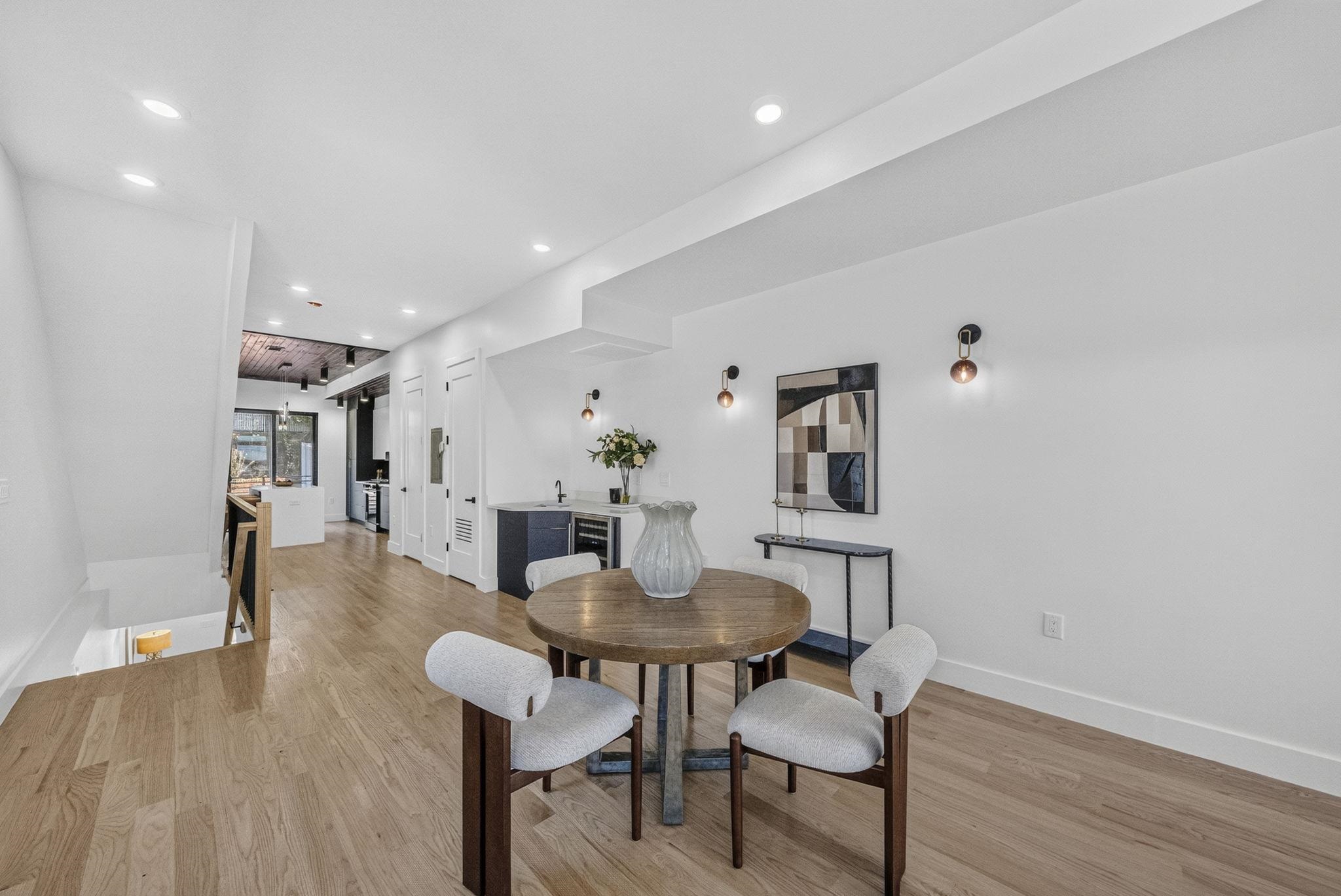 104 TERRACE AVE Unit: 1