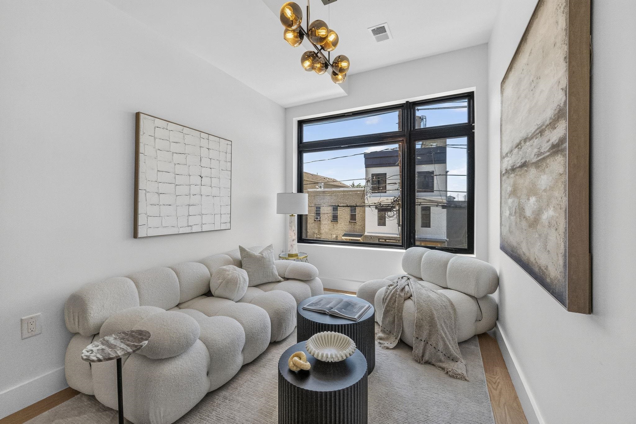 104 TERRACE AVE Unit: 1