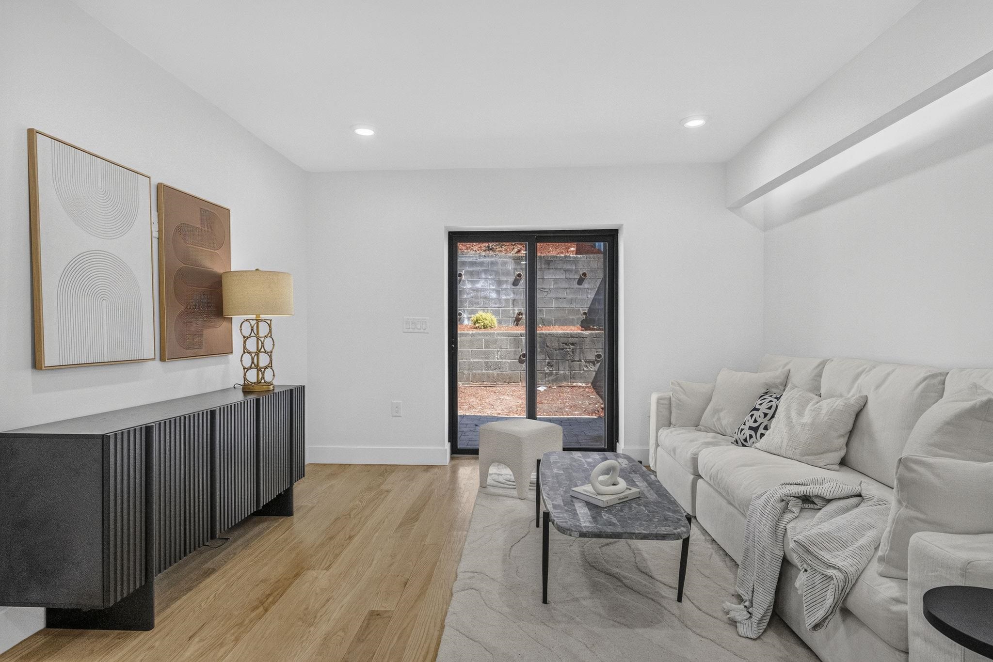 104 TERRACE AVE Unit: 1