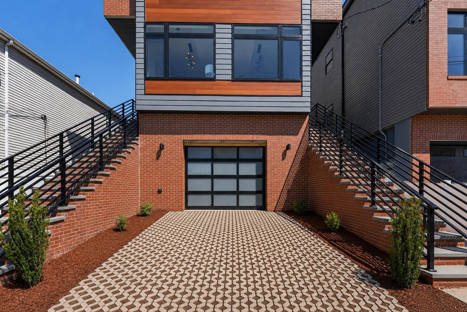 104 TERRACE AVE Unit: 1