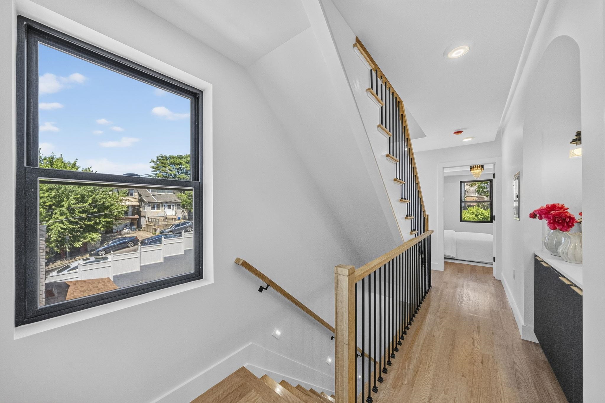 104 TERRACE AVE Unit: 1