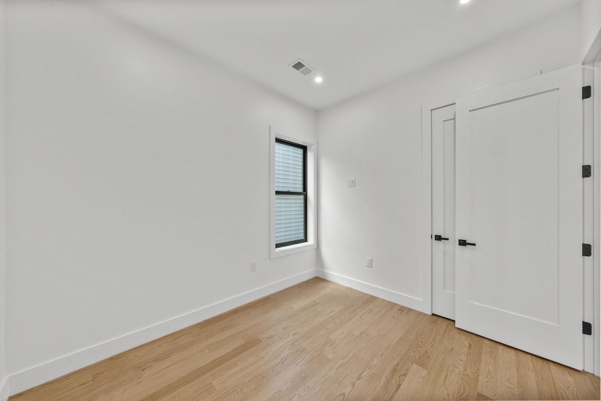 100 TERRACE AVE Unit: 1