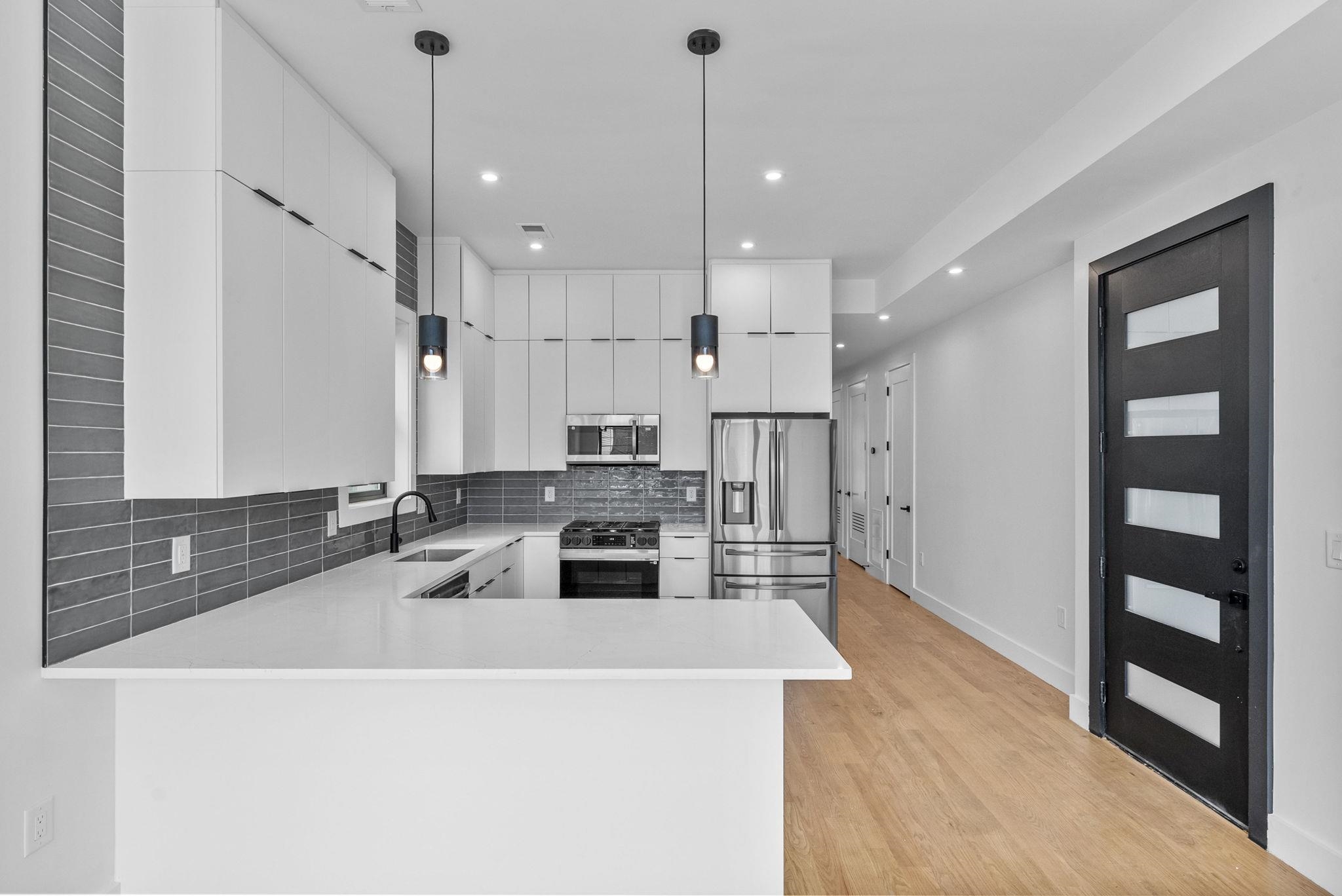 100 TERRACE AVE Unit: 1
