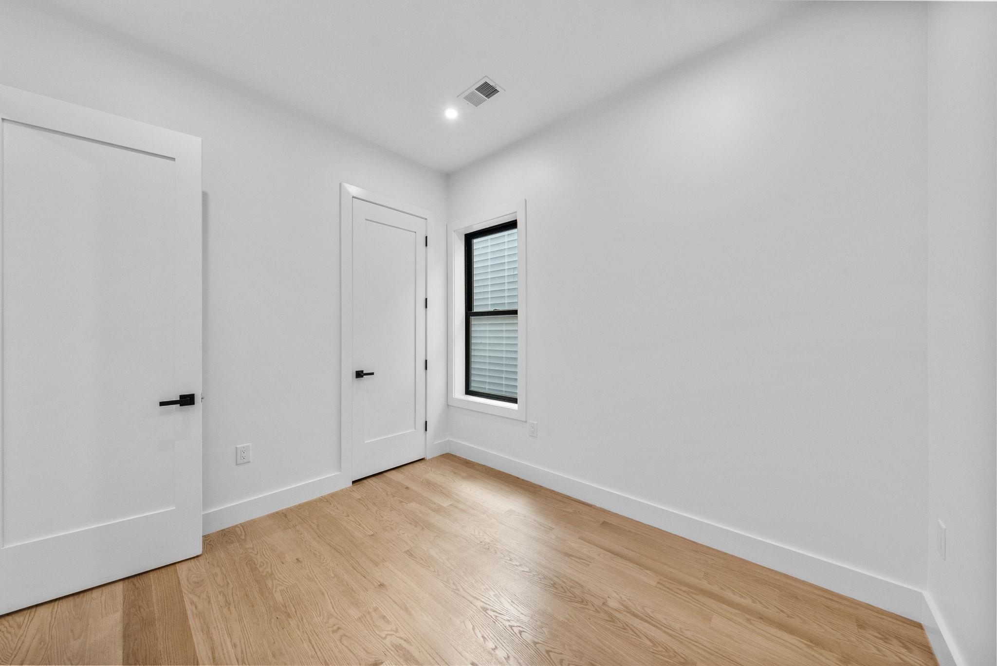 100 TERRACE AVE Unit: 1