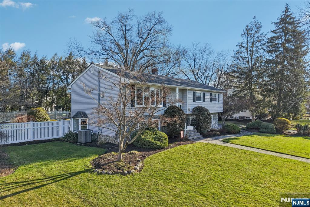 116 Carol Place