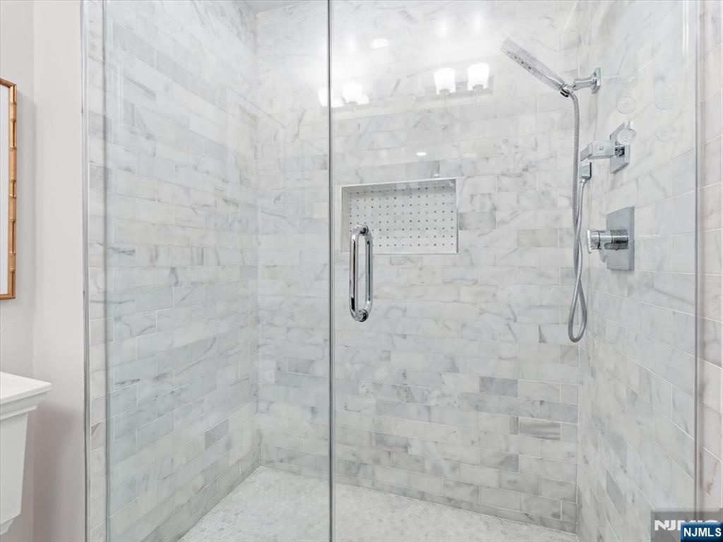 406 Madison Street 3R