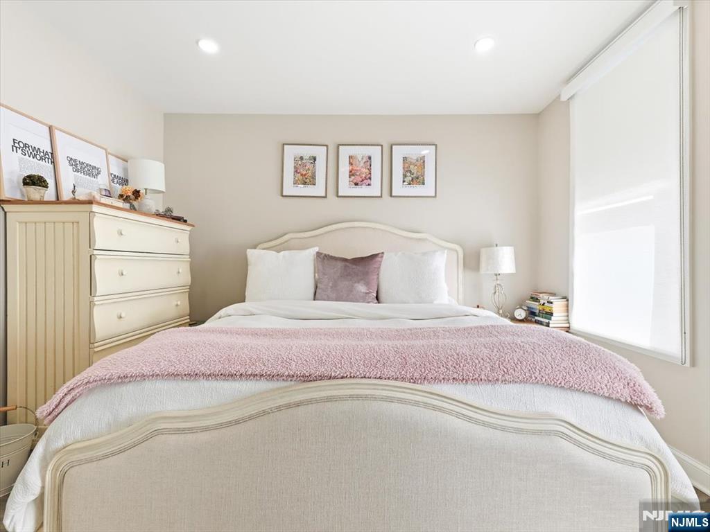 406 Madison Street 3R