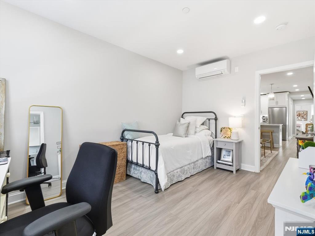 406 Madison Street 3R