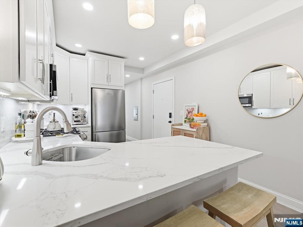 406 Madison Street 3R