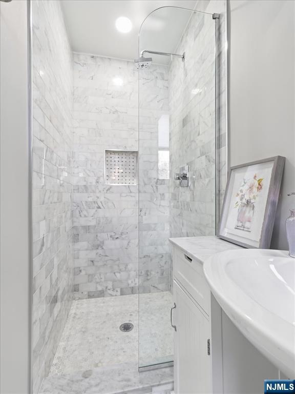 406 Madison Street 3R