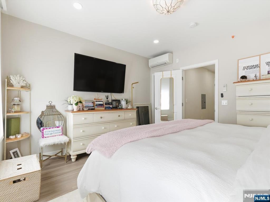 406 Madison Street 3R